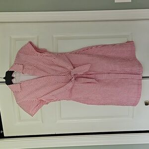 Vineyard Vines Red seersucker dress size 4